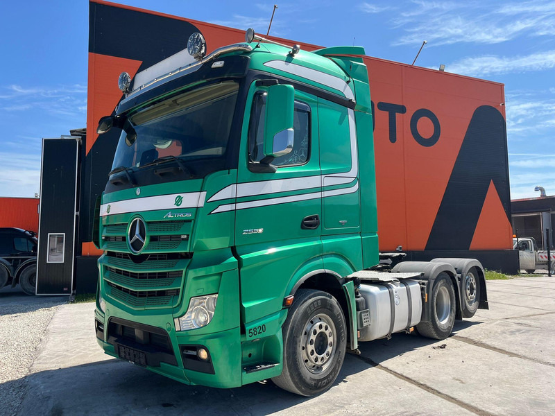 Mercedes-Benz Actros 2553 6x2 STREAMSPACE / RETARDER / PTO - Trekker: afbeelding 2 Mercedes-Benz Actros 2553 6x2 STREAMSPACE / RETARDER / PTO - Trekker: afbeelding 2