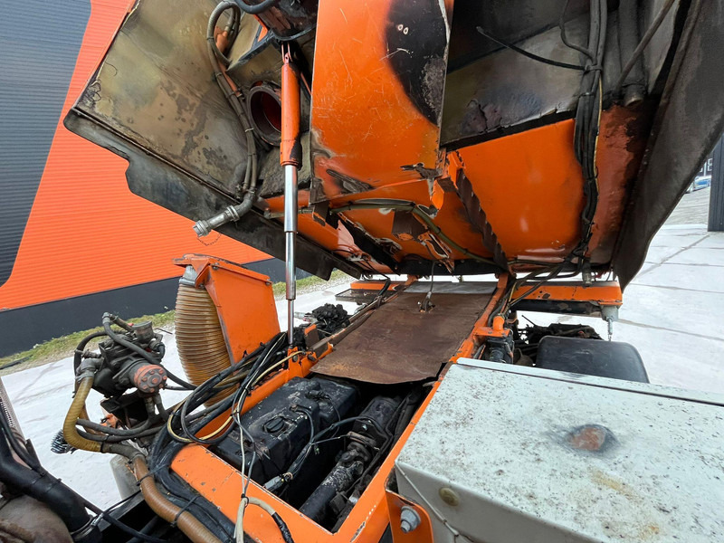 Leasing Unimog U 300 4x4 TRILETY SK / 6918 hours Unimog U 300 4x4 TRILETY SK / 6918 hours: afbeelding 13