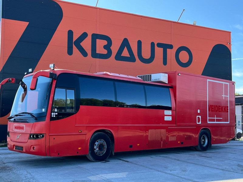 Volvo B 12 M 4x2 13 SEATS / AC / AUXILIARY HEATING / WC / KITCHEN - Streekbus: afbeelding 1 Volvo B 12 M 4x2 13 SEATS / AC / AUXILIARY HEATING / WC / KITCHEN - Streekbus: afbeelding 1