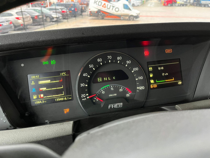 Houttransport, Kraanwagen voor het vervoer van hout Volvo FH 16 600 8x4/4 FRESH TÜV: afbeelding 18 Houttransport, Kraanwagen voor het vervoer van hout Volvo FH 16 600 8x4/4 FRESH TÜV: afbeelding 18