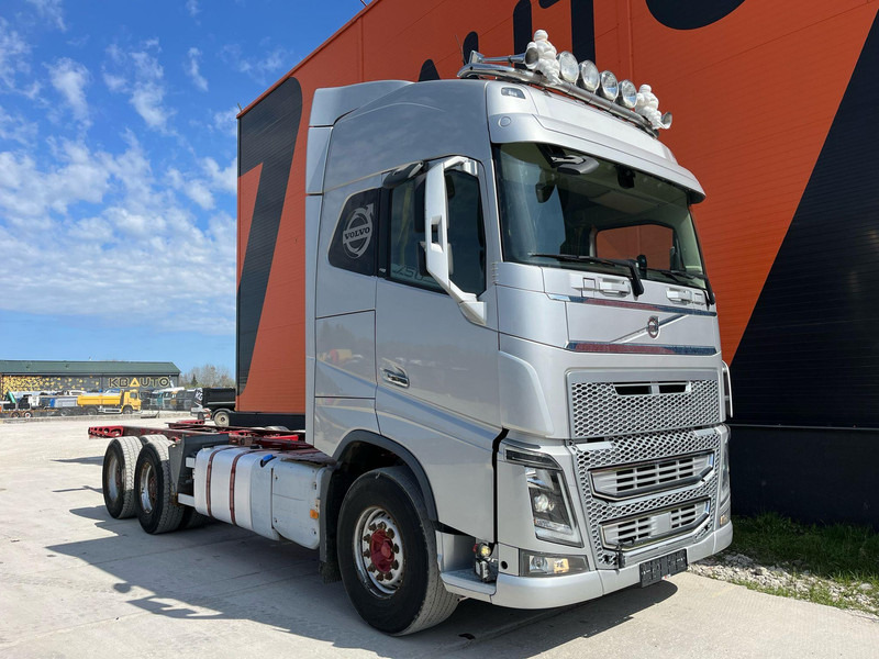 Volvo FH 16 750 6x4 9 TON FRONT AXLE / RETARDER / PTO / CHASSIS L=7856 mm - Chassis vrachtwagen: afbeelding 4 Volvo FH 16 750 6x4 9 TON FRONT AXLE / RETARDER / PTO / CHASSIS L=7856 mm - Chassis vrachtwagen: afbeelding 4