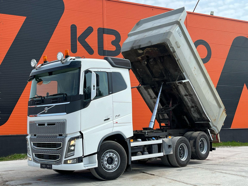 Volvo FH 16 750 6x4 RETARDER / TANDEM AXLE LIFT / BIG AXLES / BOX L=4701 mm - Kipper vrachtwagen: afbeelding 2 Volvo FH 16 750 6x4 RETARDER / TANDEM AXLE LIFT / BIG AXLES / BOX L=4701 mm - Kipper vrachtwagen: afbeelding 2