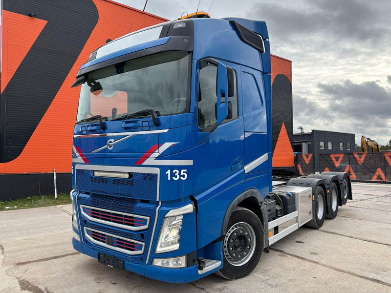 Volvo FH 500 8x4*4 FOR SALE AS CHASSIS / GCW 70 ton / PTO / CHASSIS L=6420 mm - Chassis vrachtwagen: afbeelding 2 Volvo FH 500 8x4*4 FOR SALE AS CHASSIS / GCW 70 ton / PTO / CHASSIS L=6420 mm - Chassis vrachtwagen: afbeelding 2