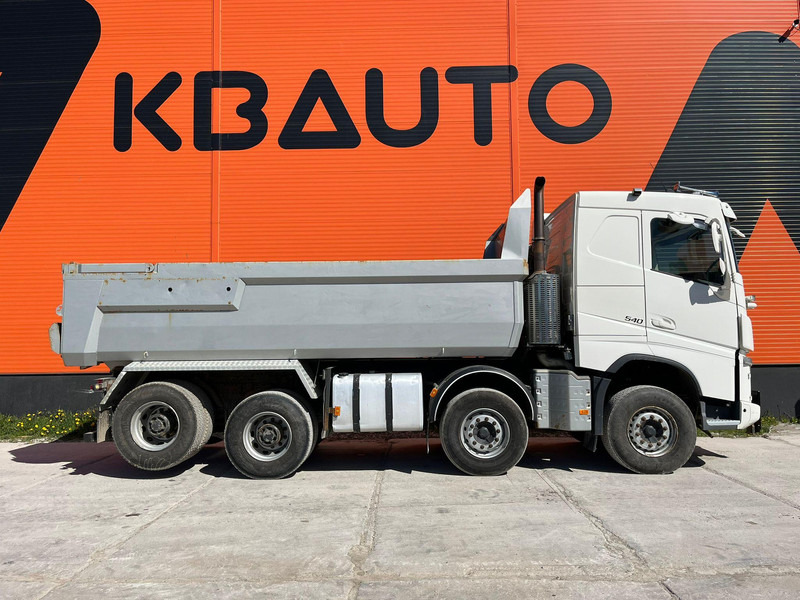 Volvo FH 540 8x4 RETARDER / TANDEM AXLE LIFT / BIG AXLES / BOX L=5704 mm - Kipper vrachtwagen: afbeelding 4 Volvo FH 540 8x4 RETARDER / TANDEM AXLE LIFT / BIG AXLES / BOX L=5704 mm - Kipper vrachtwagen: afbeelding 4