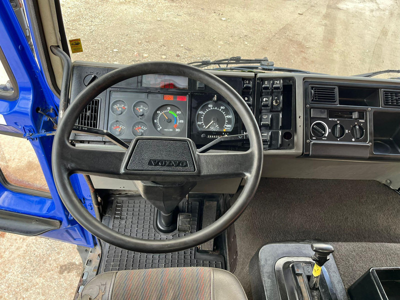 Vrachtwagen met open laadbak, Kraanwagen Volvo FL 608 4x2 PK 8200 / BOX L=4249 mm: afbeelding 17