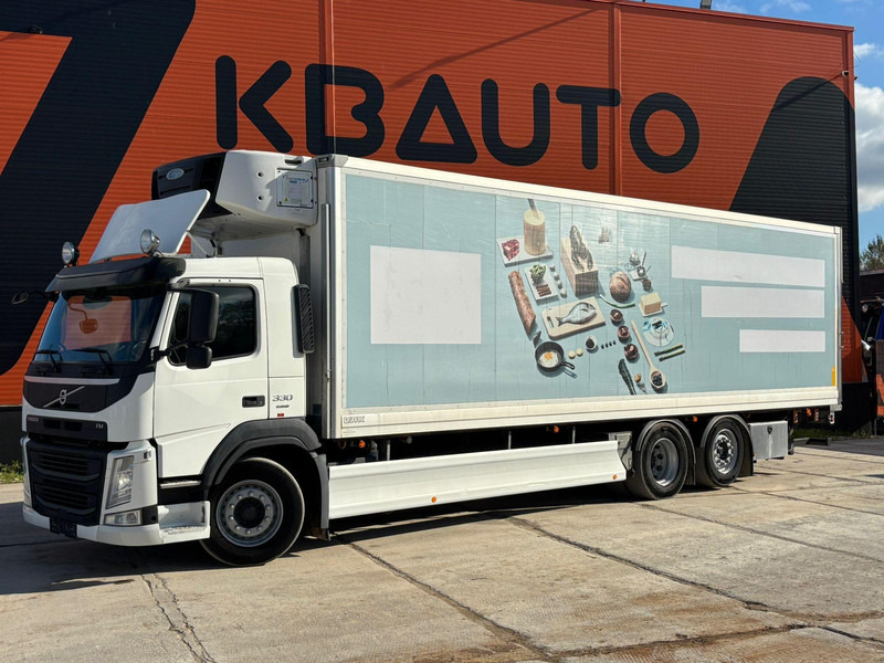 Volvo FM 330 6x2*4 Carrier Supra 1250 Mt / BOX L=9663 mm - Koelwagen vrachtwagen: afbeelding 1 Volvo FM 330 6x2*4 Carrier Supra 1250 Mt / BOX L=9663 mm - Koelwagen vrachtwagen: afbeelding 1