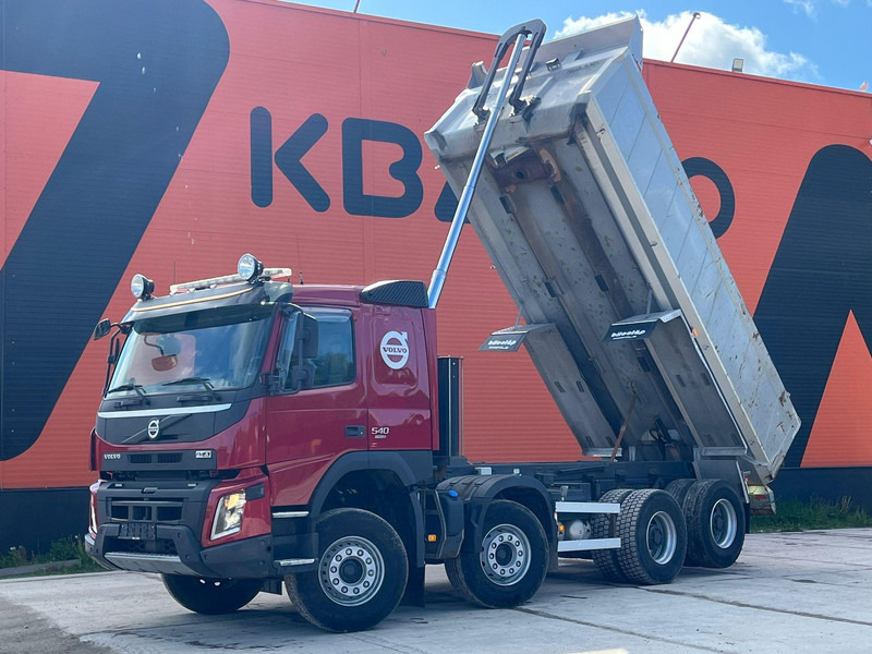 Volvo FMX 540 8x4 RETARDER / TANDEM AXLE LIFT / BIG AXLES - Kipper vrachtwagen: afbeelding 2 Volvo FMX 540 8x4 RETARDER / TANDEM AXLE LIFT / BIG AXLES - Kipper vrachtwagen: afbeelding 2
