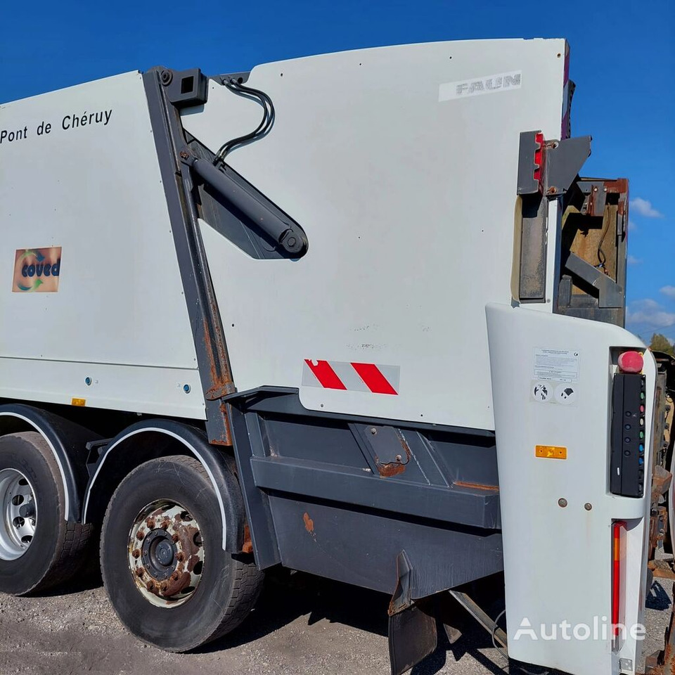 Scania 94D 300 - Vuilniswagen: afbeelding 2 Scania 94D 300 - Vuilniswagen: afbeelding 2