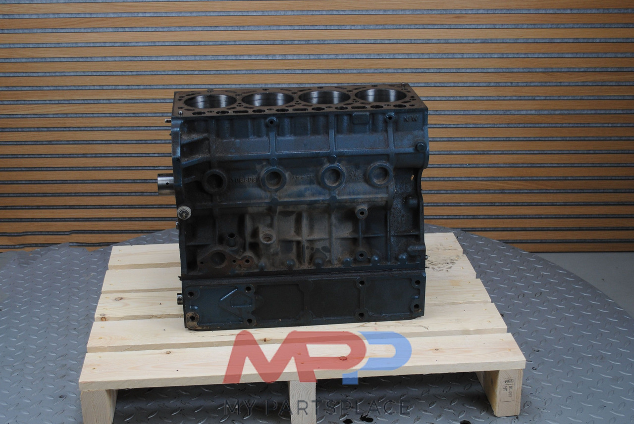 Kubota Blok Kubota V3300 - Cilinderblok voor Bouwmachine: afbeelding 4 Kubota Blok Kubota V3300 - Cilinderblok voor Bouwmachine: afbeelding 4