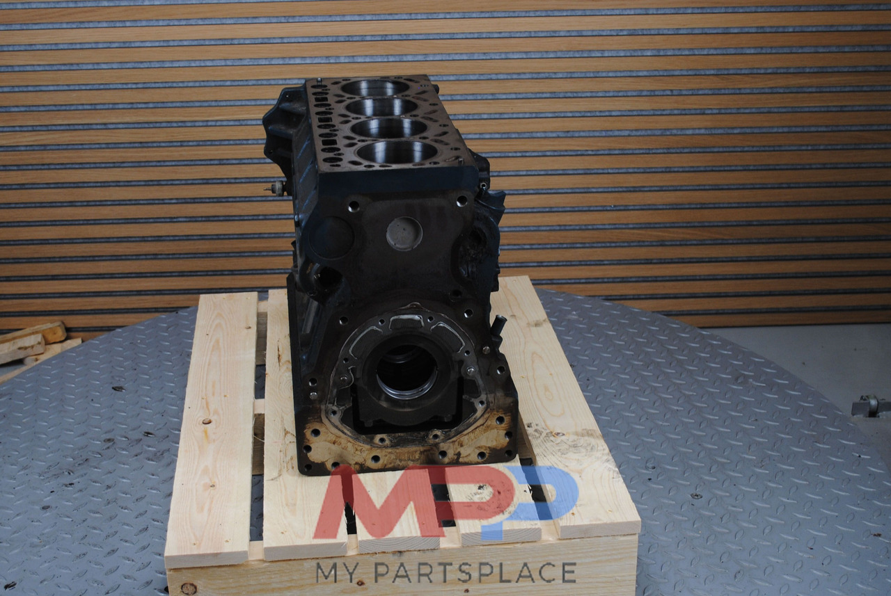 Kubota Blok Kubota V3300 - Cilinderblok voor Bouwmachine: afbeelding 5 Kubota Blok Kubota V3300 - Cilinderblok voor Bouwmachine: afbeelding 5