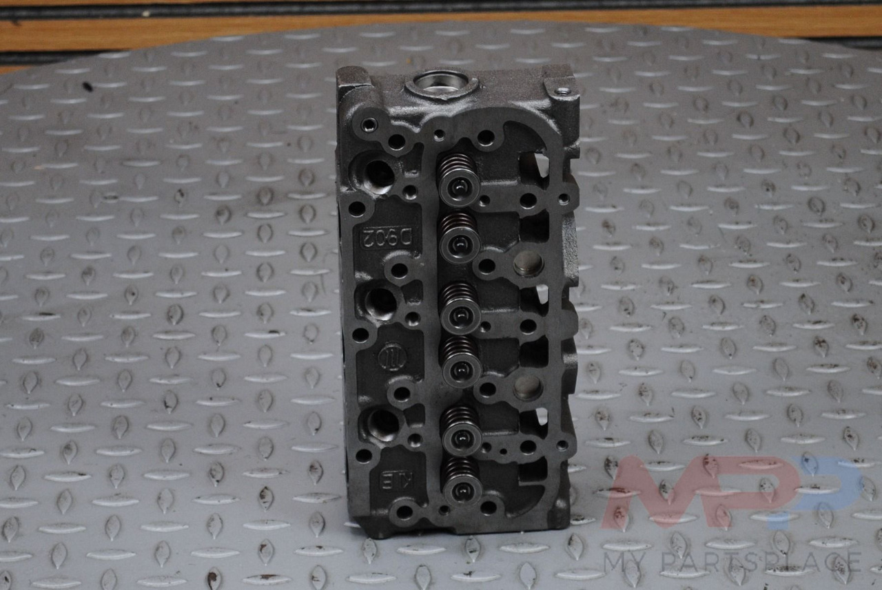 Kubota Cilinderkop Kubota D902 - Motor: afbeelding 1 Kubota Cilinderkop Kubota D902 - Motor: afbeelding 1