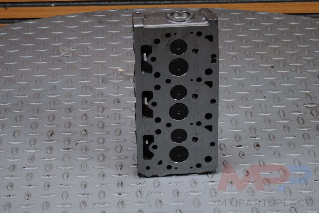 Kubota Cilinderkop Kubota D902 - Motor: afbeelding 3 Kubota Cilinderkop Kubota D902 - Motor: afbeelding 3