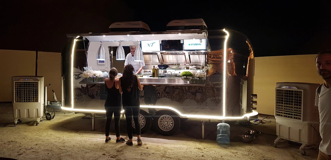 ERZODA Catering Trailer | Food Truck | Concession trailer | Food Trailers | catering truck | Kitchen Trailer - Verkoopwagen: afbeelding 3 ERZODA Catering Trailer | Food Truck | Concession trailer | Food Trailers | catering truck | Kitchen Trailer - Verkoopwagen: afbeelding 3
