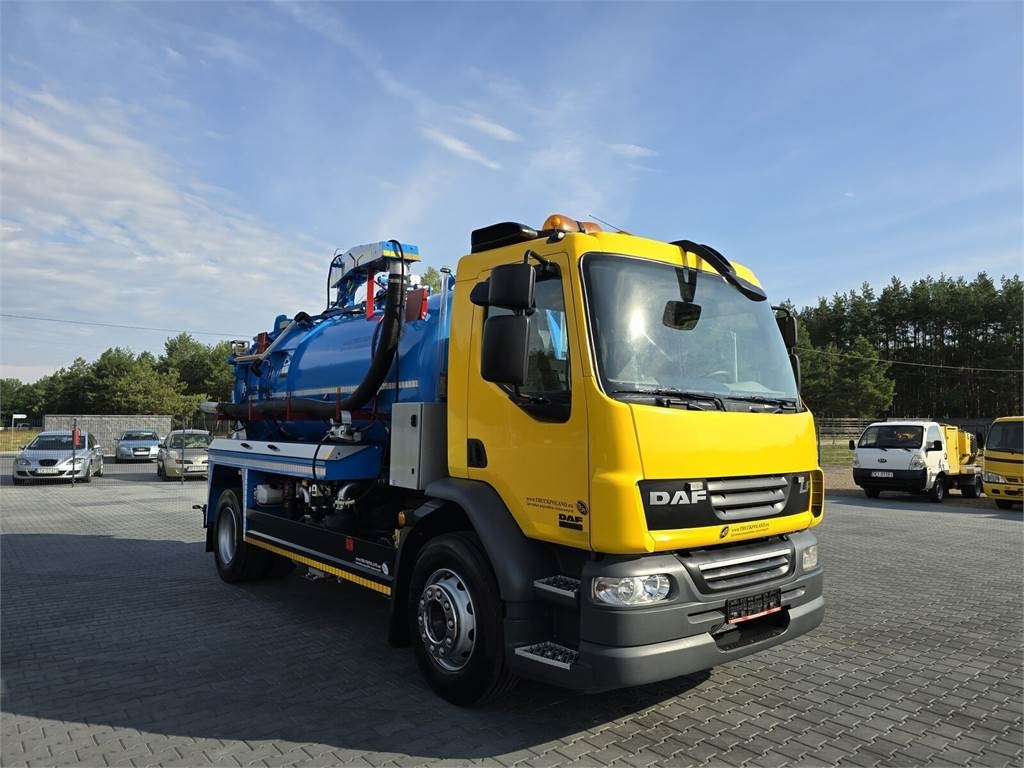 DAF WHALE 2012 WUKO for the collection of liquid waste - Vacuümwagen: afbeelding 3 DAF WHALE 2012 WUKO for the collection of liquid waste - Vacuümwagen: afbeelding 3