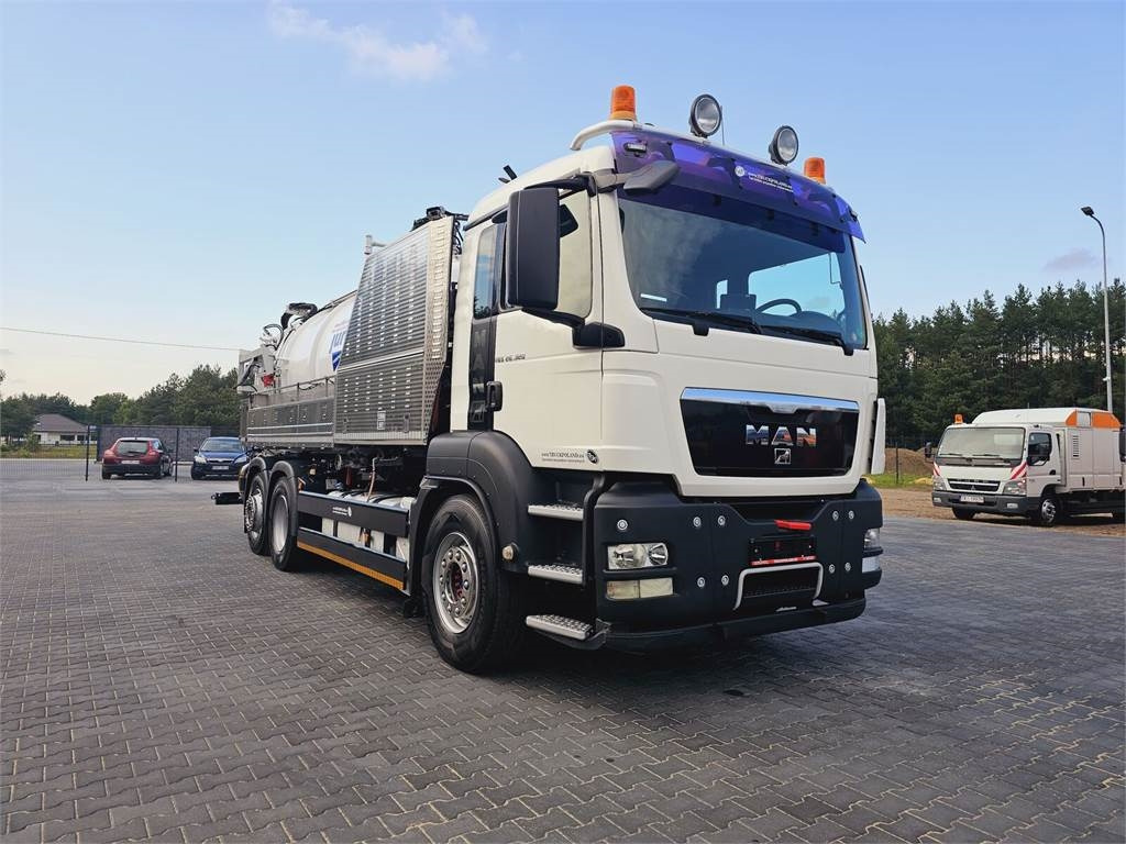 MAN JUROP VJC9 / 5 2010 WUKO for collecting liquid was - Gemeentelijke machine/ Speciaal: afbeelding 2 MAN JUROP VJC9 / 5 2010 WUKO for collecting liquid was - Gemeentelijke machine/ Speciaal: afbeelding 2