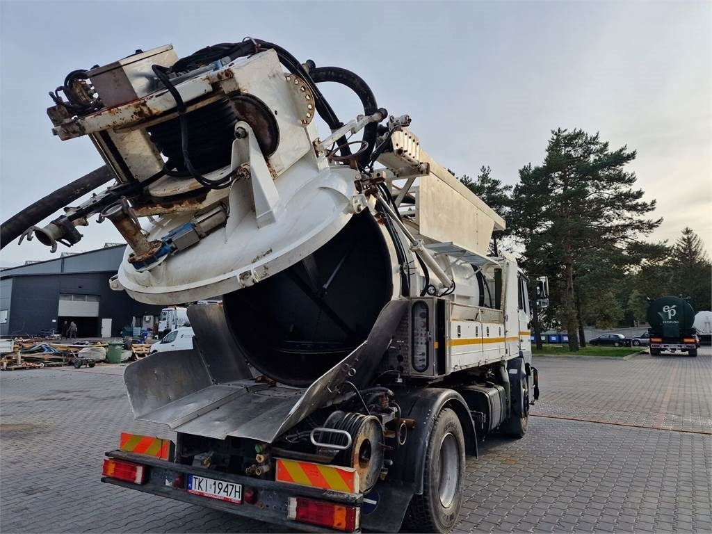 MAN WUKO MORO KOMBI FOR CHANNEL CLEANING - Gemeentelijke machine/ Speciaal: afbeelding 1 MAN WUKO MORO KOMBI FOR CHANNEL CLEANING - Gemeentelijke machine/ Speciaal: afbeelding 1
