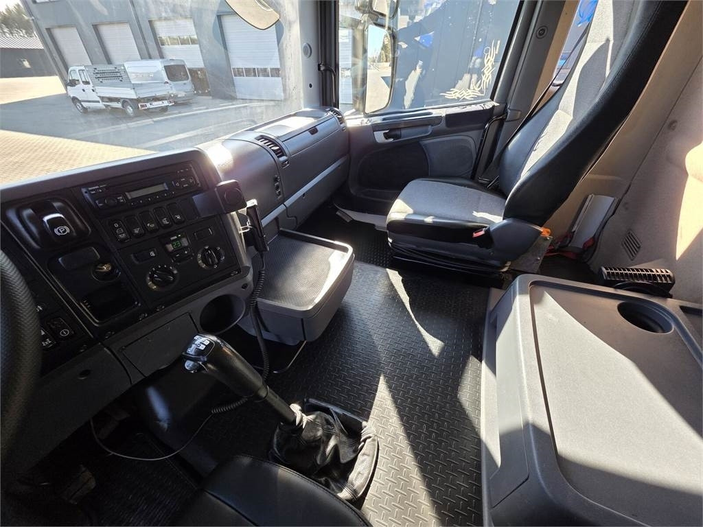 Scania Larsen FlexVac 311 Vacuum suction loader - Gemeentelijke machine/ Speciaal: afbeelding 2 Scania Larsen FlexVac 311 Vacuum suction loader - Gemeentelijke machine/ Speciaal: afbeelding 2