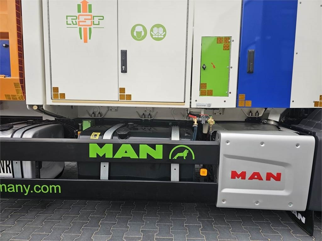 MAN RSP ESE 18/4-KM Saugbagger vacuum cleaner excavato - Vacuümwagen: afbeelding 5 MAN RSP ESE 18/4-KM Saugbagger vacuum cleaner excavato - Vacuümwagen: afbeelding 5