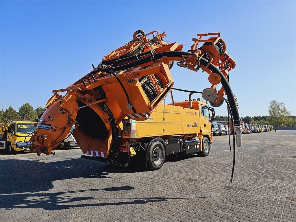 MAN SUPER 2000 4x2 WUKO RECYKLING for collecting liqui - Vacuümwagen: afbeelding 1 MAN SUPER 2000 4x2 WUKO RECYKLING for collecting liqui - Vacuümwagen: afbeelding 1