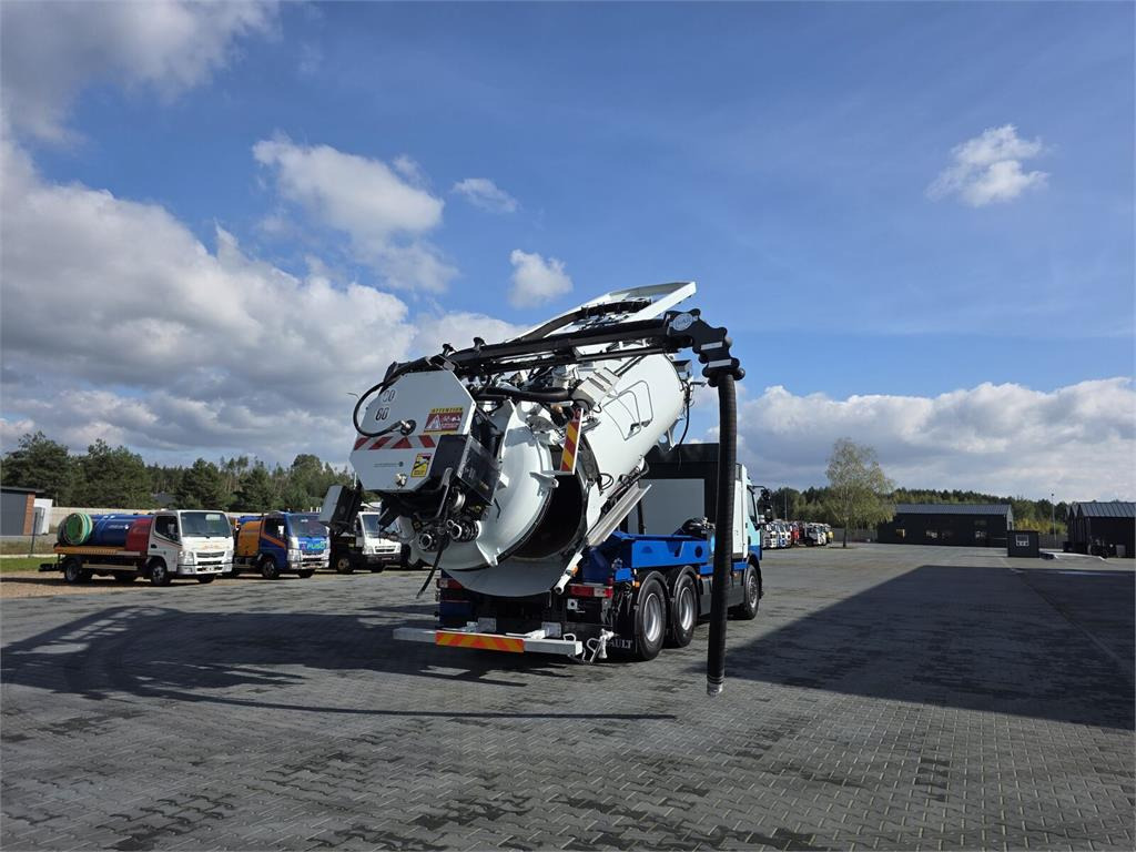 Renault 6x4 WUKO RIVARD RECYTLING for collecting liquid wa - Vacuümwagen: afbeelding 1 Renault 6x4 WUKO RIVARD RECYTLING for collecting liquid wa - Vacuümwagen: afbeelding 1