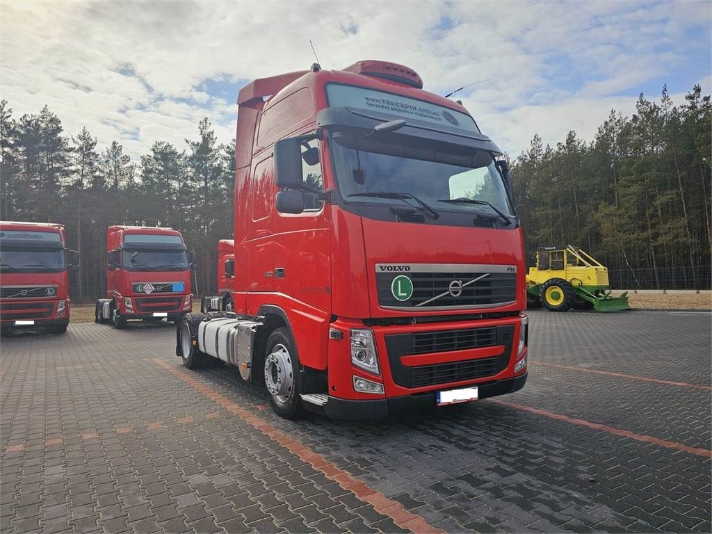 Volvo FH13 XXL NEW TIRES MANUAL 420 EURO 5 2011  - Trekker: afbeelding 1 Volvo FH13 XXL NEW TIRES MANUAL 420 EURO 5 2011  - Trekker: afbeelding 1