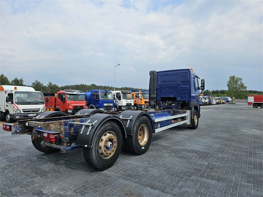 Volvo FH 16 470 KM 6x2 low mileage 229700 km !!!! - Frame/ Chassis voor Vrachtwagen: afbeelding 4 Volvo FH 16 470 KM 6x2 low mileage 229700 km !!!! - Frame/ Chassis voor Vrachtwagen: afbeelding 4