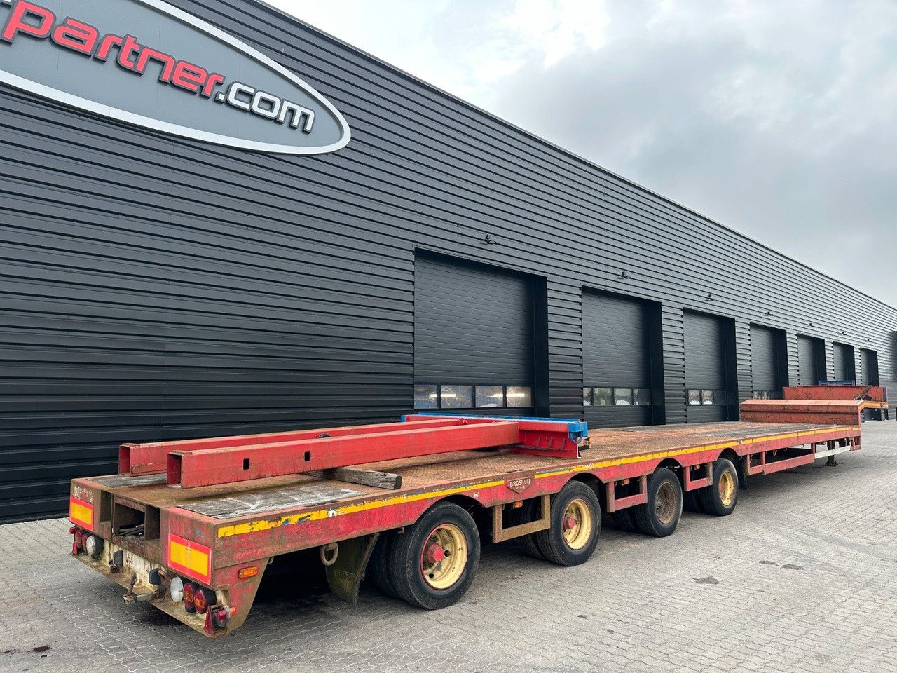 Broshuis 4 achs tieflader / 2 x ausziehbar / 43.650 mm - Dieplader oplegger: afbeelding 2 Broshuis 4 achs tieflader / 2 x ausziehbar / 43.650 mm - Dieplader oplegger: afbeelding 2
