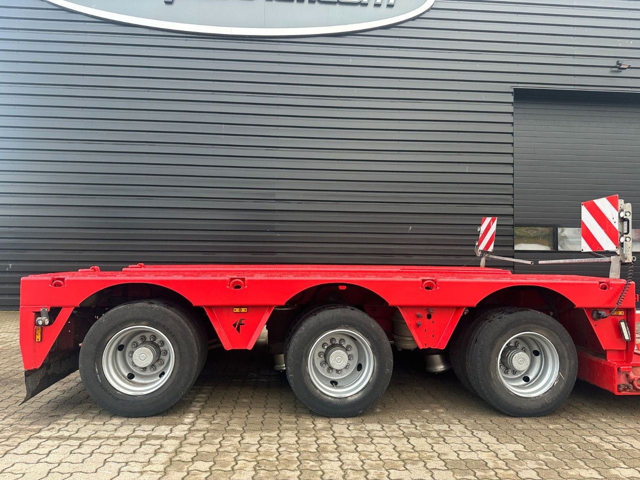 Faymonville 3 achs Tiefbett 300 mm Faymonville Megamax 3 achs Tiefbett 300 mm - Dieplader oplegger: afbeelding 3 Faymonville 3 achs Tiefbett 300 mm Faymonville Megamax 3 achs Tiefbett 300 mm - Dieplader oplegger: afbeelding 3