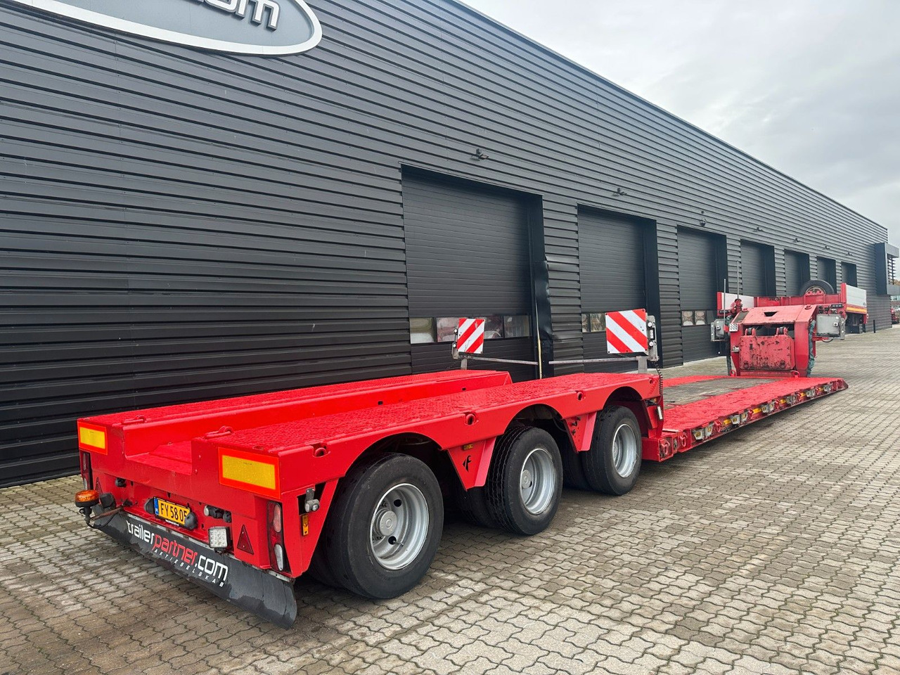 Faymonville 3 achs Tiefbett 300 mm Faymonville Megamax 3 achs Tiefbett 300 mm - Dieplader oplegger: afbeelding 2 Faymonville 3 achs Tiefbett 300 mm Faymonville Megamax 3 achs Tiefbett 300 mm - Dieplader oplegger: afbeelding 2