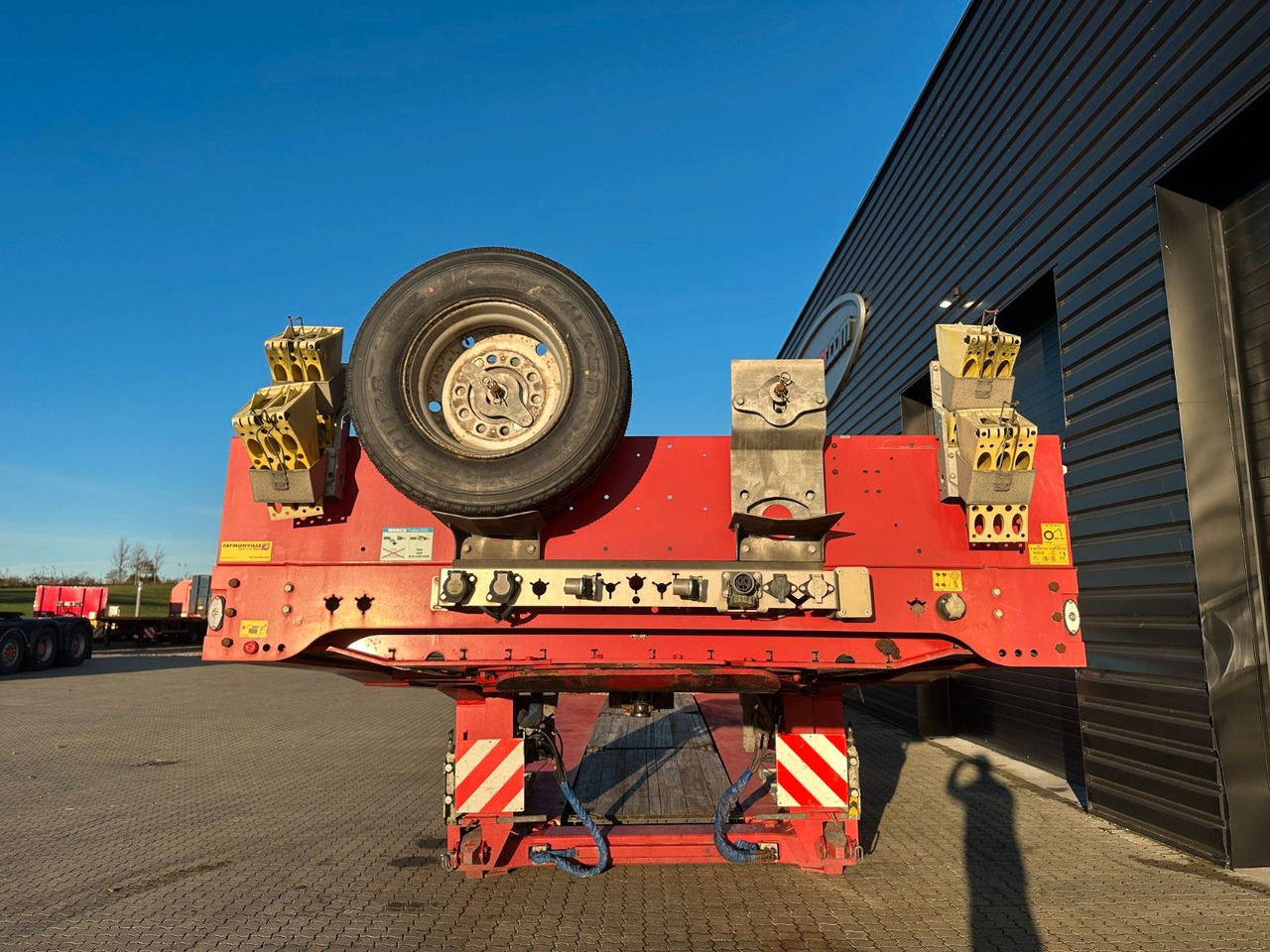 Faymonville Megamax 3 achs tiefbett / 3 x 12.000 kg Pendel - Dieplader oplegger: afbeelding 4 Faymonville Megamax 3 achs tiefbett / 3 x 12.000 kg Pendel - Dieplader oplegger: afbeelding 4