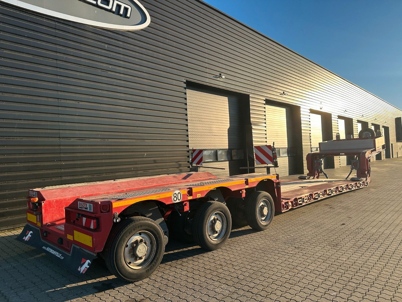 Faymonville Megamax 3 achs tiefbett / 3 x 12.000 kg Pendel - Dieplader oplegger: afbeelding 2 Faymonville Megamax 3 achs tiefbett / 3 x 12.000 kg Pendel - Dieplader oplegger: afbeelding 2