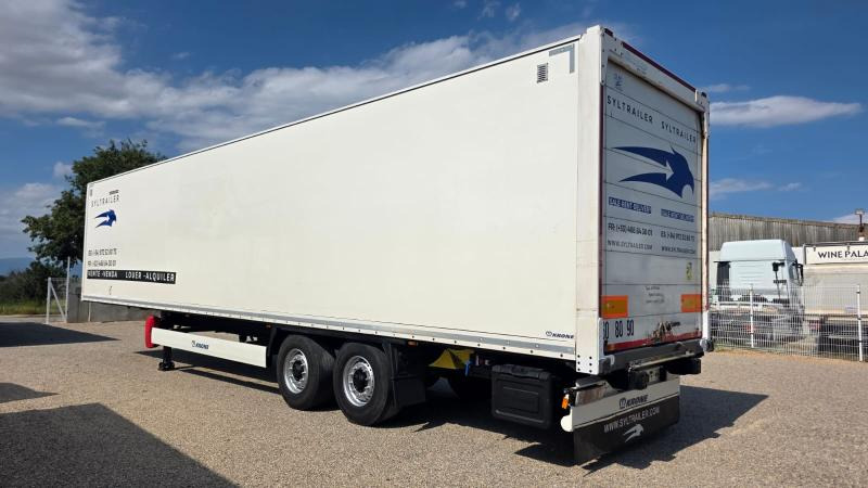 Krone Dry liner (location / rent) - Gesloten oplegger: afbeelding 2 Krone Dry liner (location / rent) - Gesloten oplegger: afbeelding 2