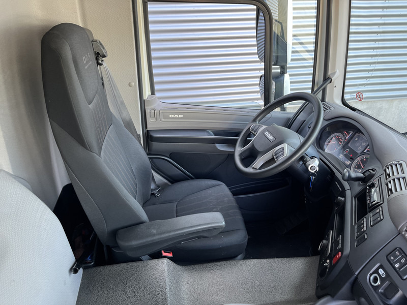 DAF CF 260 FA / 18 Ton / 67 dkm / Box / Laadklep / APK 07-25 - Bakwagen: afbeelding 3 DAF CF 260 FA / 18 Ton / 67 dkm / Box / Laadklep / APK 07-25 - Bakwagen: afbeelding 3