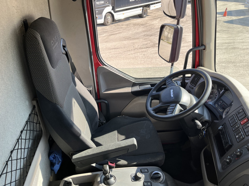 DAF LF 210 FA / 12 Ton / 354 dkm / Box / Laadklep / NL Truck - Bakwagen: afbeelding 3 DAF LF 210 FA / 12 Ton / 354 dkm / Box / Laadklep / NL Truck - Bakwagen: afbeelding 3