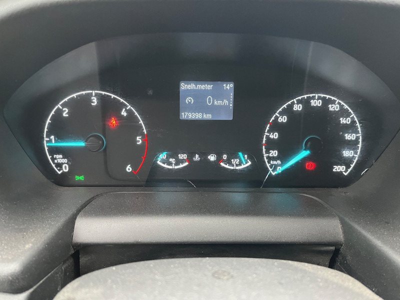 Gesloten bestelwagen Ford Transit 2.0 TDCI Trend / Clutch Broken / 172 dkm / L3 H2 / APK 01-26: afbeelding 7 Gesloten bestelwagen Ford Transit 2.0 TDCI Trend / Clutch Broken / 172 dkm / L3 H2 / APK 01-26: afbeelding 7