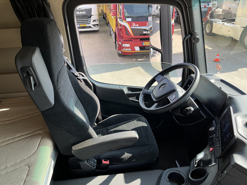 Mercedes-Benz Actros 2124 / 2023 / 18 Ton / 76 dkm / Box / Laadklep - Bakwagen: afbeelding 3 Mercedes-Benz Actros 2124 / 2023 / 18 Ton / 76 dkm / Box / Laadklep - Bakwagen: afbeelding 3