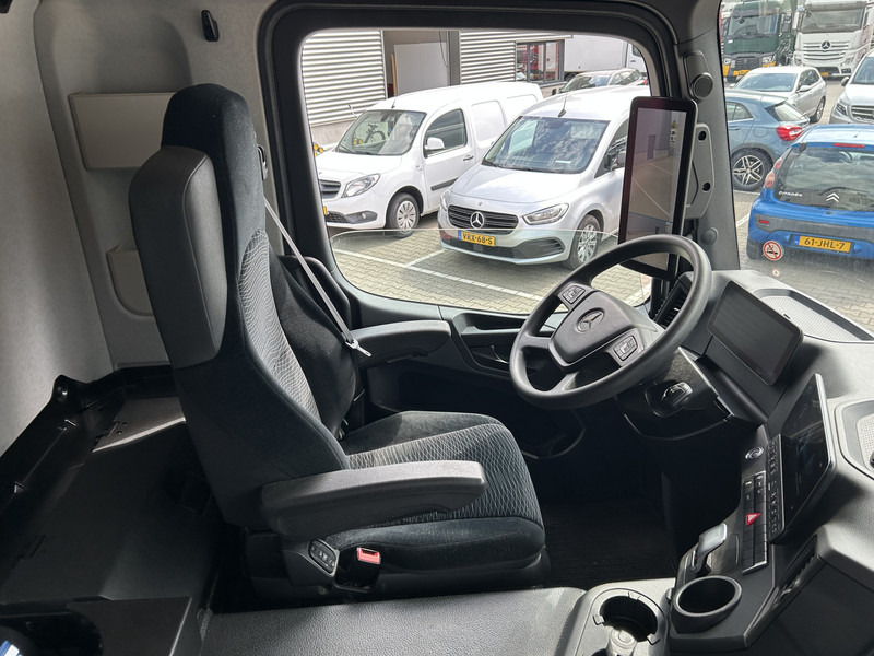 Mercedes-Benz Actros 2124 / Carrier Koeler -30 gr / Chereau Frigo Box / Laadklep / APK 04-26 - Koelwagen vrachtwagen: afbeelding 3 Mercedes-Benz Actros 2124 / Carrier Koeler -30 gr / Chereau Frigo Box / Laadklep / APK 04-26 - Koelwagen vrachtwagen: afbeelding 3