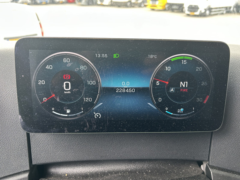 Mercedes-Benz Actros 2124 / Carrier Supra 850 -30 gr / Koeler / Laadklep / APK 03-26 - Koelwagen vrachtwagen: afbeelding 4 Mercedes-Benz Actros 2124 / Carrier Supra 850 -30 gr / Koeler / Laadklep / APK 03-26 - Koelwagen vrachtwagen: afbeelding 4