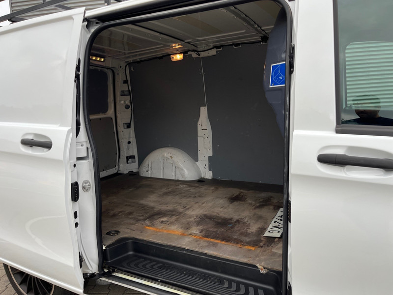 Mercedes-Benz Vito 111 CDI Lang / Business Professional Plus / / Imperial / Towbar - Kleine bestelwagen: afbeelding 4 Mercedes-Benz Vito 111 CDI Lang / Business Professional Plus / / Imperial / Towbar - Kleine bestelwagen: afbeelding 4