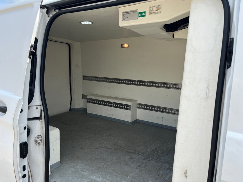 Mercedes-Benz Vito / 114 CDI / L2H1 / Frigo / gekoelde laadbak / APK-TUV 05-26 - Kleine bestelwagen: afbeelding 4 Mercedes-Benz Vito / 114 CDI / L2H1 / Frigo / gekoelde laadbak / APK-TUV 05-26 - Kleine bestelwagen: afbeelding 4
