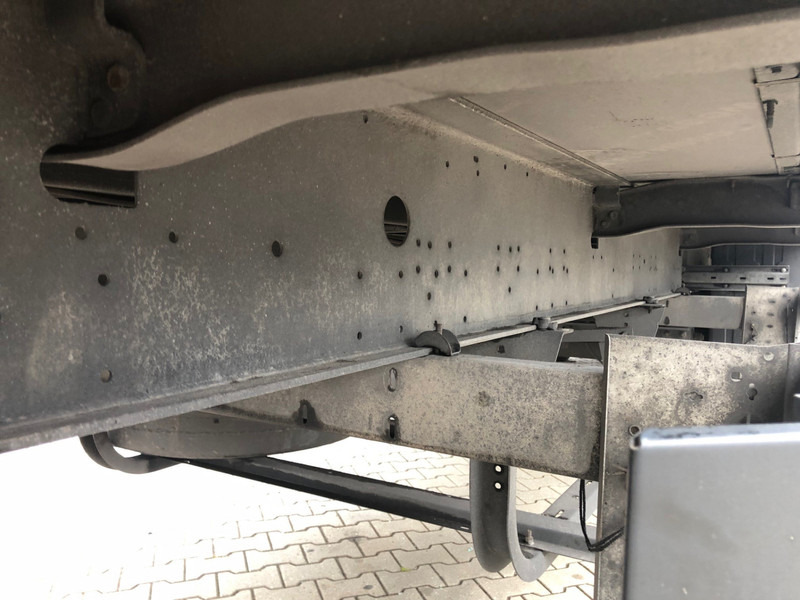 Gesloten oplegger Schmitz Cargobull SCB S3B / Box Trailer / Loadlift 2000 kg / APK TUV 12-26: afbeelding 15