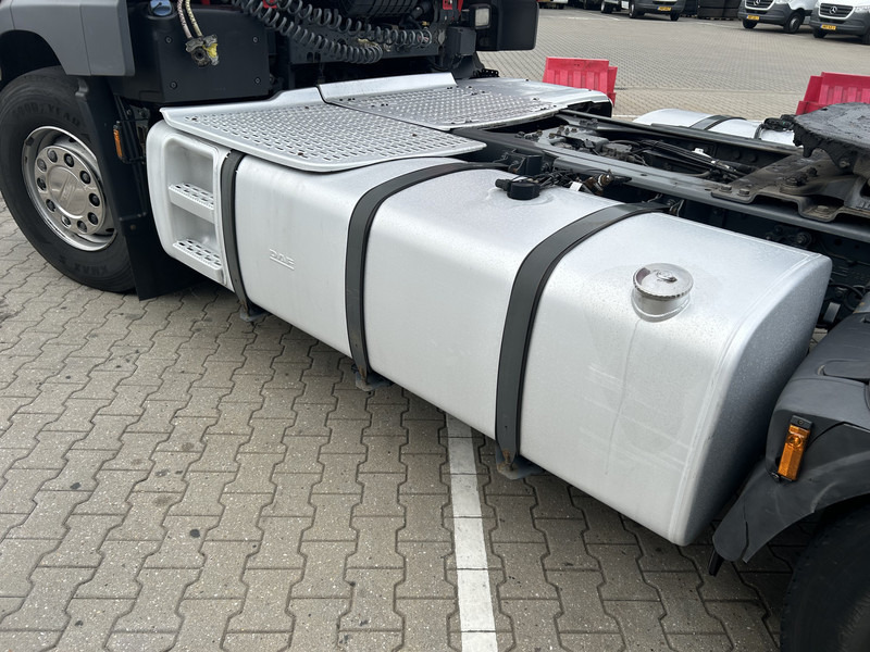 Trekker DAF CF 410 FT Space Cab / 742 dkm / 2 Tanks / NL Truck: afbeelding 17 Trekker DAF CF 410 FT Space Cab / 742 dkm / 2 Tanks / NL Truck: afbeelding 17