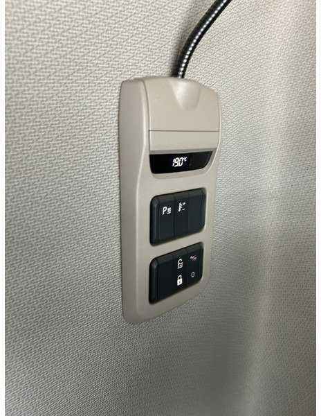 Trekker DAF CF 410 FT Space Cab / 742 dkm / 2 Tanks / NL Truck: afbeelding 8 Trekker DAF CF 410 FT Space Cab / 742 dkm / 2 Tanks / NL Truck: afbeelding 8