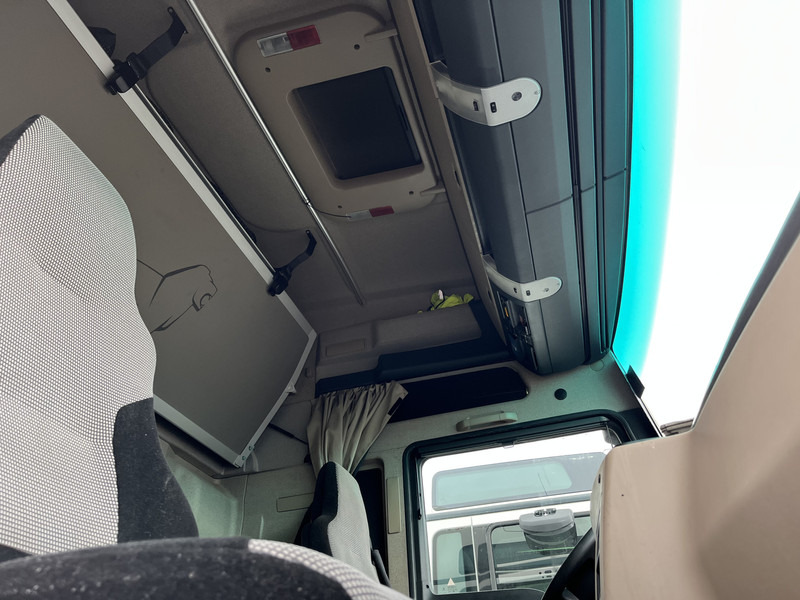 Trekker MAN TGX 18.460 XXL / Motor Defect -> Not Running / Retarder / 645 dkm / 2 Tanks: afbeelding 8 Trekker MAN TGX 18.460 XXL / Motor Defect -> Not Running / Retarder / 645 dkm / 2 Tanks: afbeelding 8