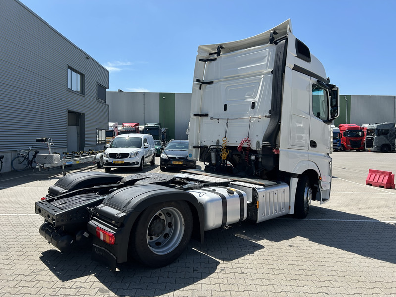 Mercedes-Benz Actros 1842 Bigspace / 770 dkm / Mega / New Tacho / Stand Klima / 2 Tanks - Trekker: afbeelding 2 Mercedes-Benz Actros 1842 Bigspace / 770 dkm / Mega / New Tacho / Stand Klima / 2 Tanks - Trekker: afbeelding 2