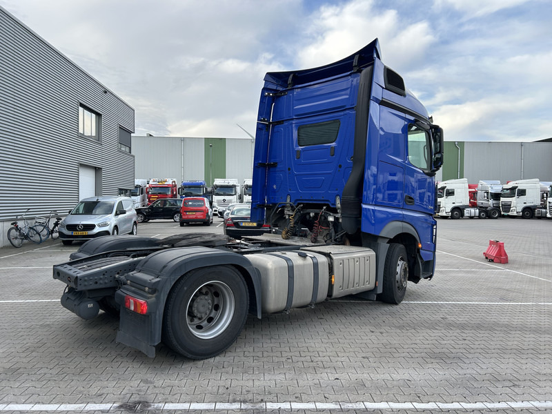 Mercedes-Benz Actros 1842 StreamSpace / 939 dkm / 2 Tanks / NL Truck - Trekker: afbeelding 2 Mercedes-Benz Actros 1842 StreamSpace / 939 dkm / 2 Tanks / NL Truck - Trekker: afbeelding 2
