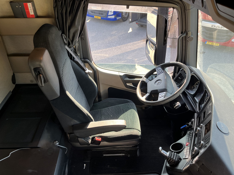 Mercedes-Benz Actros 1842 Streamspace / 863 dkm / 2 Tanks / NL Truck / 10x in stock - Trekker: afbeelding 3 Mercedes-Benz Actros 1842 Streamspace / 863 dkm / 2 Tanks / NL Truck / 10x in stock - Trekker: afbeelding 3