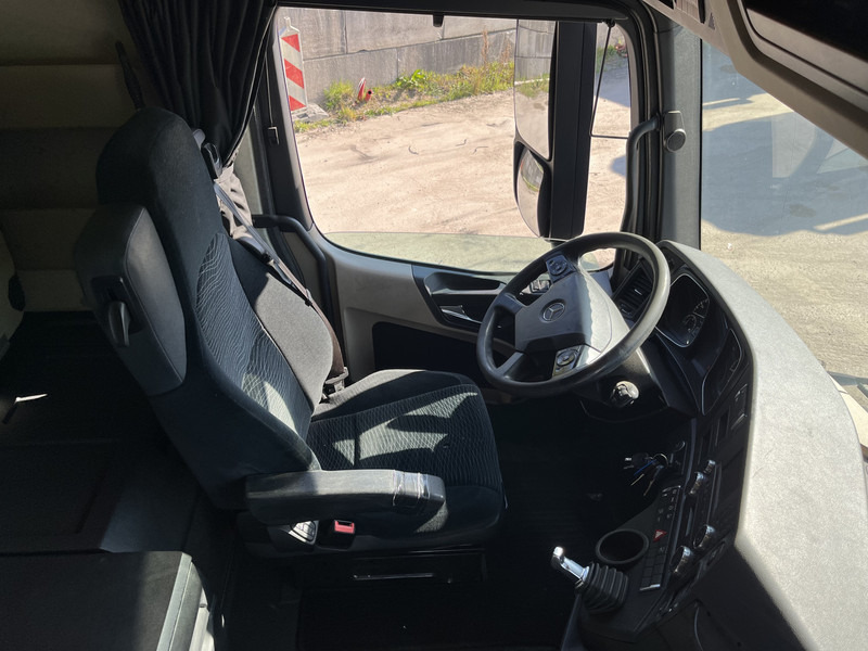 Mercedes-Benz Actros 1842 Streamspace / 870 dkm / 2 Tanks / NL Truck - Trekker: afbeelding 3 Mercedes-Benz Actros 1842 Streamspace / 870 dkm / 2 Tanks / NL Truck - Trekker: afbeelding 3