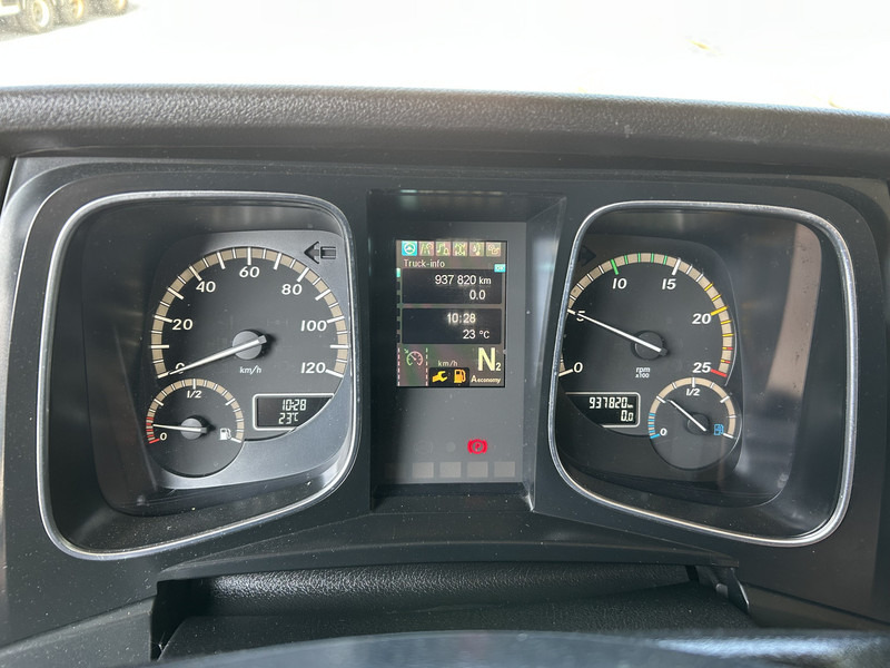 Mercedes-Benz Actros 1842 Streamspace / 937 dkm / 2 Tanks / NL Truck - Trekker: afbeelding 4 Mercedes-Benz Actros 1842 Streamspace / 937 dkm / 2 Tanks / NL Truck - Trekker: afbeelding 4