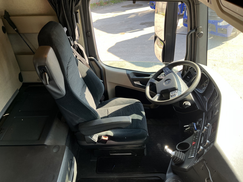 Mercedes-Benz Actros 1842 Streamspace / 945 dkm / 2 Tanks / NL Truck / 15x in stock - Trekker: afbeelding 3 Mercedes-Benz Actros 1842 Streamspace / 945 dkm / 2 Tanks / NL Truck / 15x in stock - Trekker: afbeelding 3